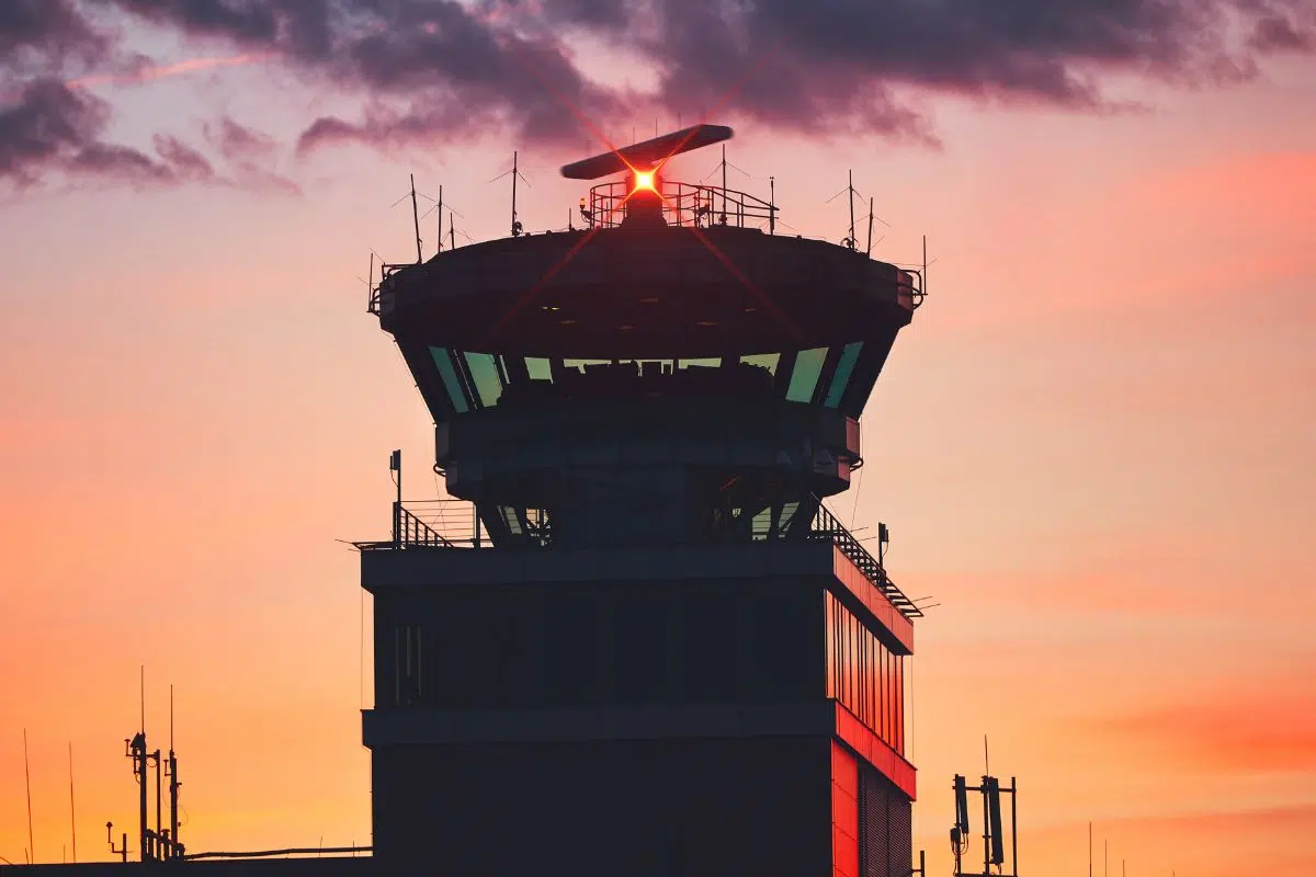 Ce géant de l'aéronautique français va devenir leader du ciel du vieux continent en signant ce partenariat inédit avec le N°1 européen du contrôle du trafic aérien Ce géant de l'aéronautique français va devenir leader du ciel du vieux continent en signant ce partenariat inédit avec le N°1 européen du contrôle du trafic aérien