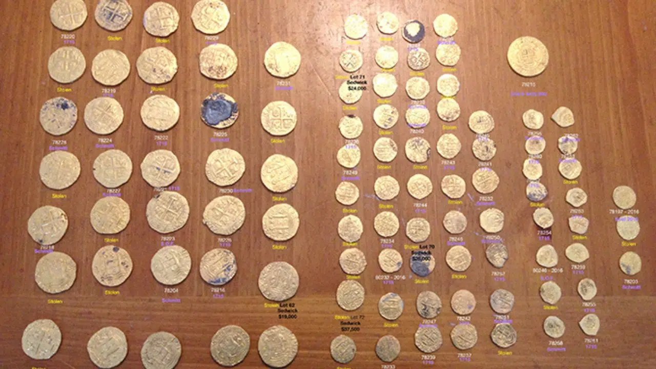 Récupération de 37 pièces d’Or volées issues des épaves de la flotte espagnole de 1715 pour une valeur de plus d'un million de dollars Récupération de 37 pièces d’Or volées issues des épaves de la flotte espagnole de 1715 pour une valeur de plus d'un million de dollars