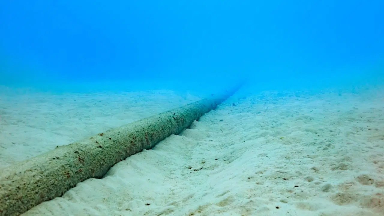 Coupures de câbles sous-marins entre la Finlande et l'Estonie La Finlande aborde un pétrolier Coupures de câbles sous-marins entre la Finlande et l'Estonie La Finlande aborde un pétrolier