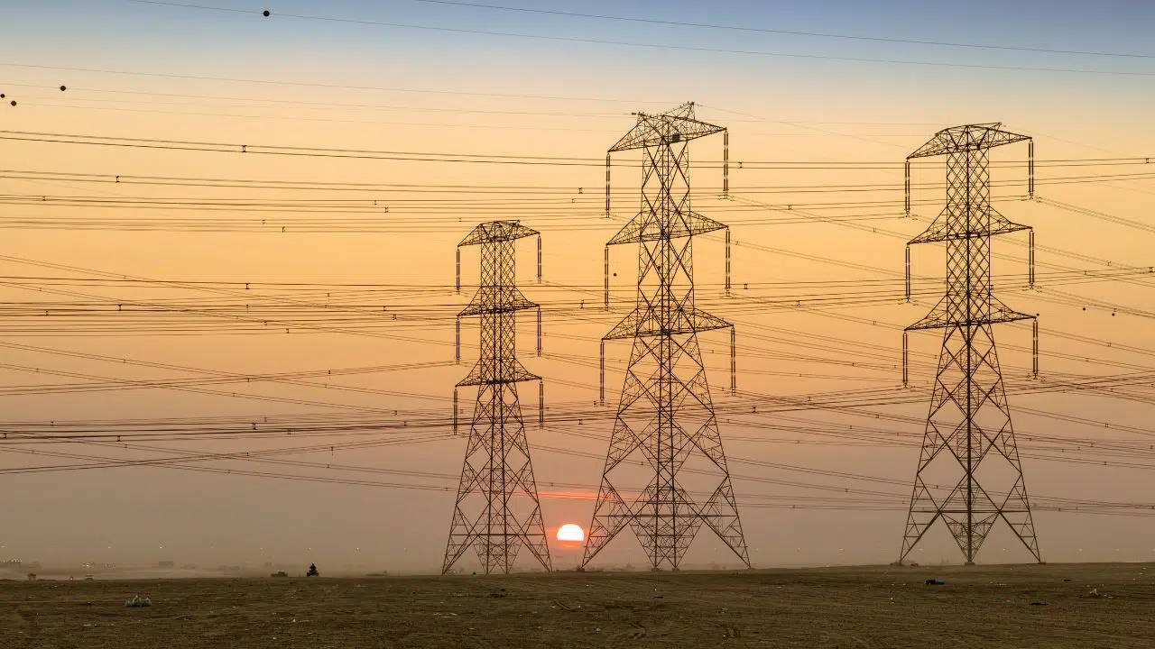 Le réacteur EPR de Flamanville produit ses premiers électrons un pas décisif pour la filière nucléaire française Le réacteur EPR de Flamanville produit ses premiers électrons un pas décisif pour la filière nucléaire française