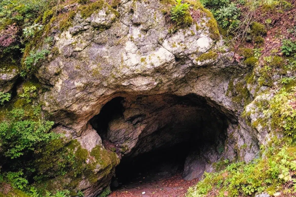 Cette grotte proche de Paris abriterait la plus ancienne carte 3D du monde qui pourrait avoir 45 000 ans