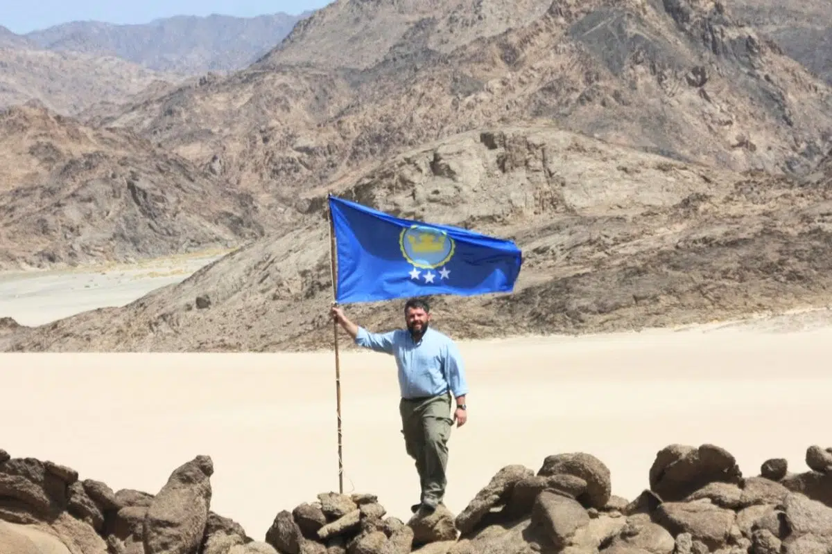 Guillaume (2) Aucun Etat au monde ne revendique cette région de 2000 km2 et cela a abouti à une situation atypique : la création d'un nouveau pays par cet Américain