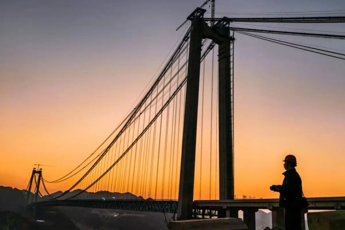 Un pont haut comme 2x le viaduc de Millau ! La Chine va battre un record et clôturer un des plus gigantesques chantiers du monde en 2025 Un pont haut comme 2x le viaduc de Millau ! La Chine va battre un record et clôturer un des plus gigantesques chantiers du monde en 2025