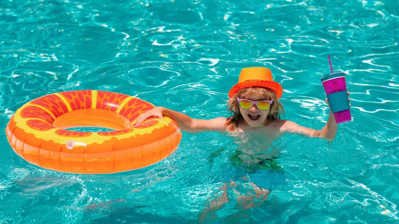 Record mondial Cette piscine à couté deux milliards d'euros et fait 1013 mètres de long Record mondial Cette piscine à couté deux milliards d'euros et fait 1013 mètres de long