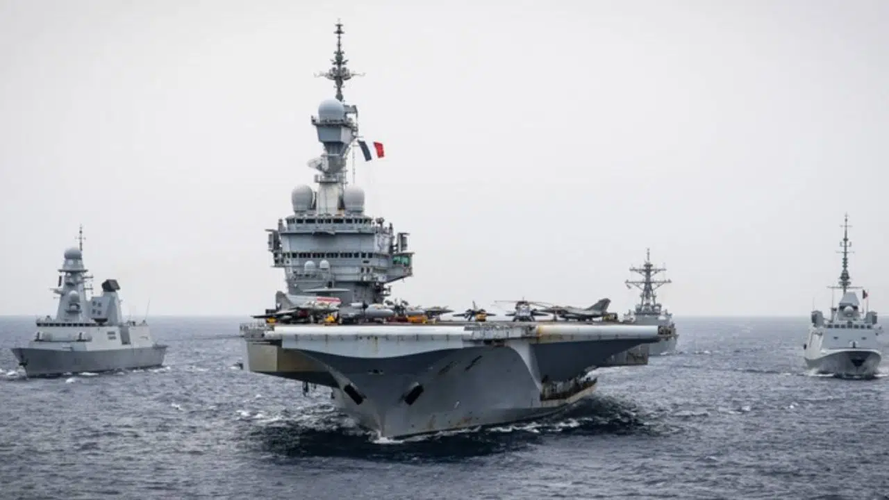 Airbus et Naval Group renforcent les communications de la force aéro-navale française avec RIFAN 3 Airbus et Naval Group renforcent les communications de la force aéro-navale française avec RIFAN 3