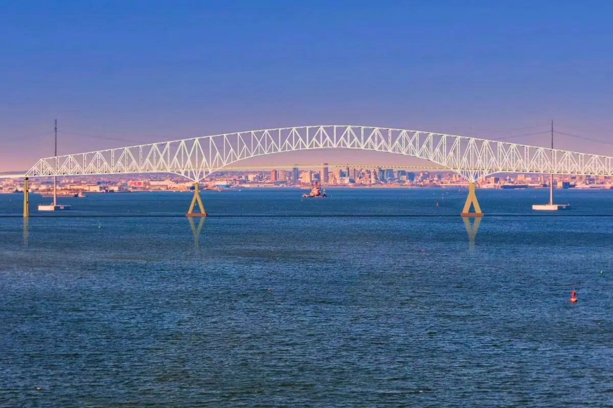 Les Etats-Unis veulent faire oublier cette catastrophe avec un nouveau pont monstrueux de 3,33 km et conçu pour durer 100 ans Les Etats-Unis veulent faire oublier cette catastrophe avec un nouveau pont monstrueux de 3,33 km et conçu pour durer 100 ans