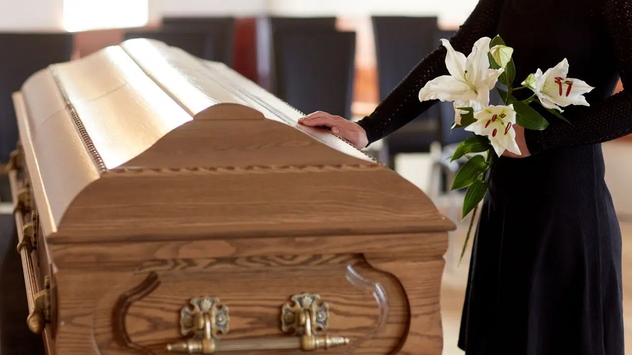 La SACEM va désormais prélever quelques Euros sur les musiques diffusées aux enterrements La SACEM va désormais prélever quelques Euros sur les musiques diffusées aux enterrements