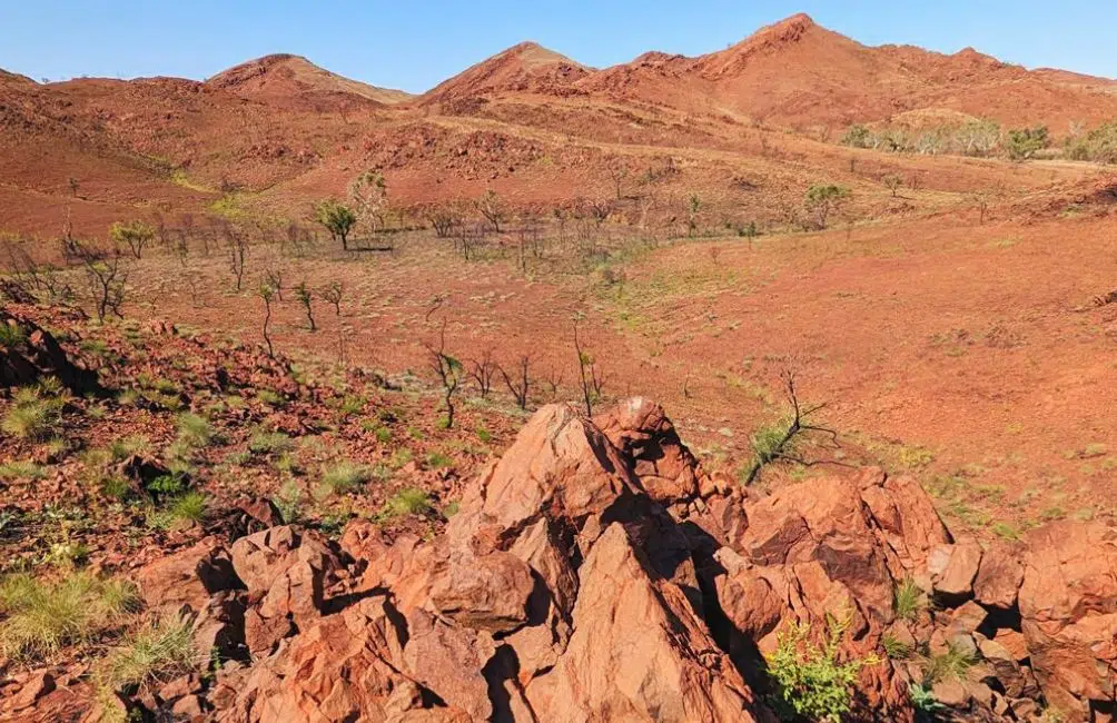 Un cratère trouvé à l'autre bout du monde bat (de loin) le record terrestre de la plus vieille trace d'impact d'une météorite Un cratère trouvé à l'autre bout du monde bat (de loin) le record terrestre de la plus vieille trace d'impact d'une météorite