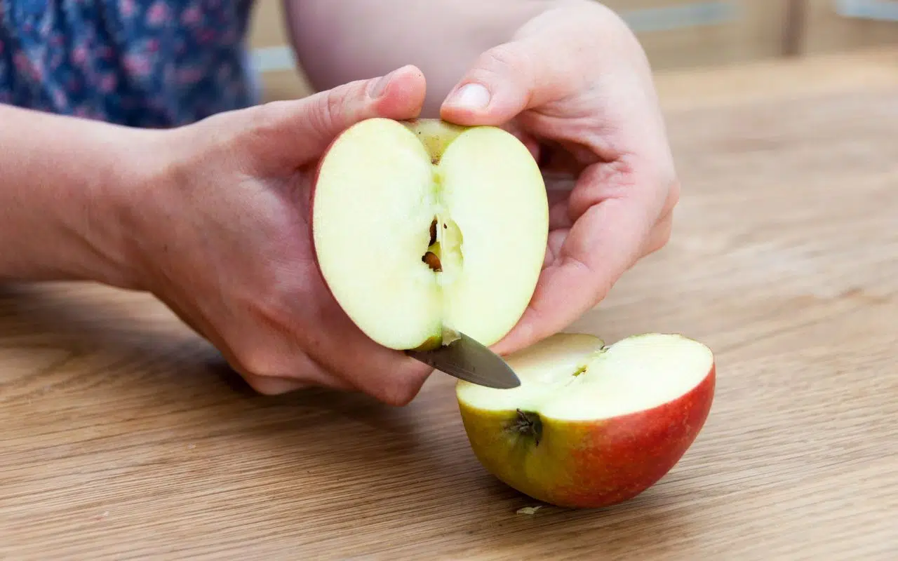 Fini les pommes qui brunissent grâce à cette innovation lumineuse