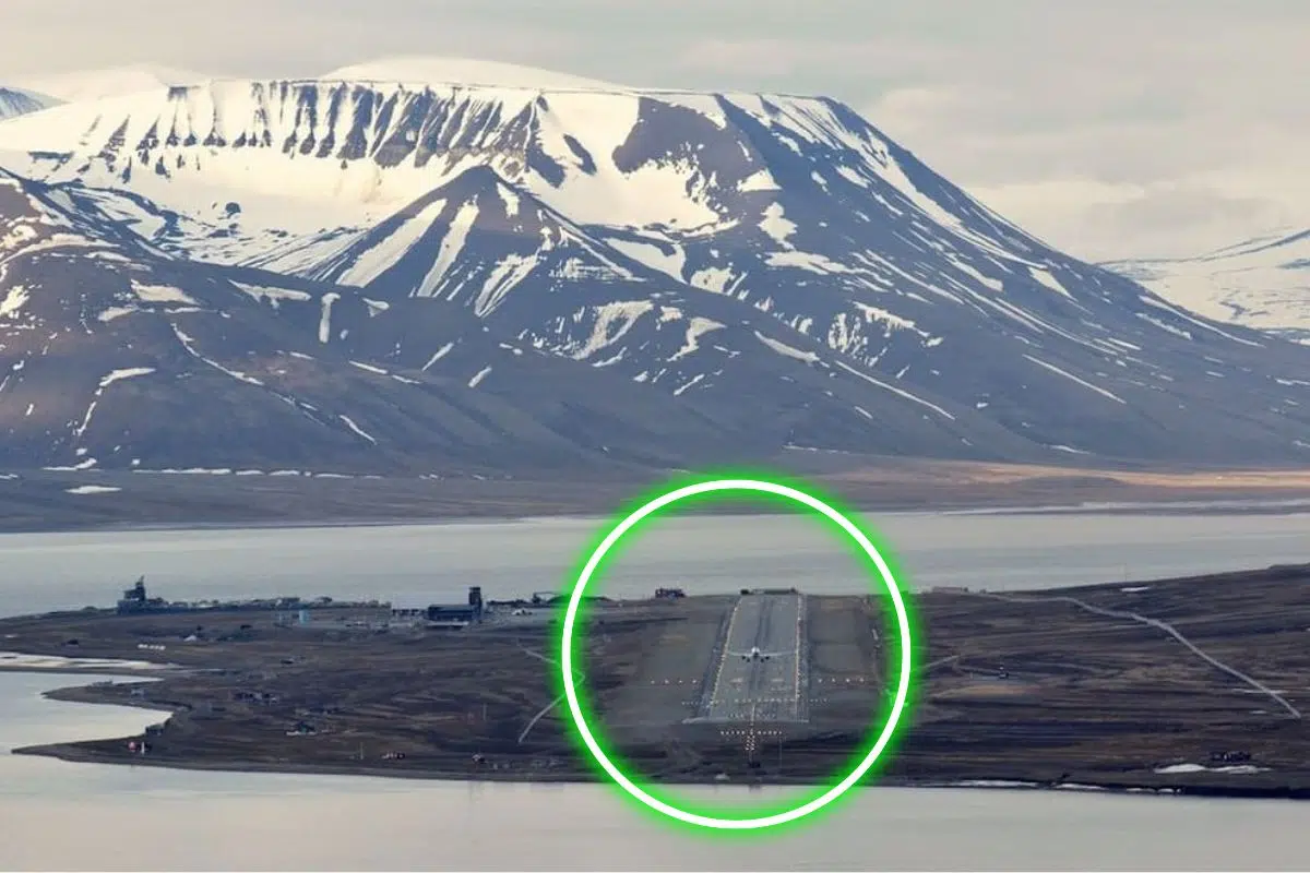 Cet aéroport norvégien qui détient un record mondial inquiète les experts du monde entier pour une bonne raison : il est construit sur un permafrost qui fond Cet aéroport norvégien qui détient un record mondial inquiète les experts du monde entier pour une bonne raison : il est construit sur un permafrost qui fond