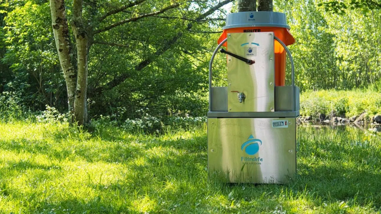 Cette machine transforme l'eau polluée, en eau potable en quelques secondes, sans électricité (Médaille d'or concours Lépine 2024) Cette machine transforme l'eau polluée, en eau potable en quelques secondes, sans électricité (Médaille d'or concours Lépine 2024)