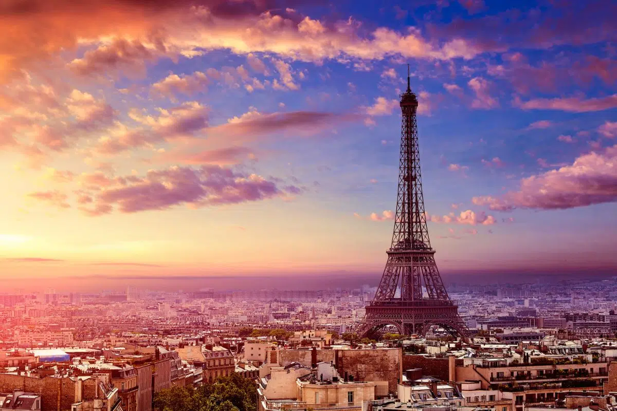 Un des projets les plus ambitieux de la France pour rattraper son retard dans l'intelligence artificielle va voir le jour : le plus grand campus IA d'Europe Un des projets les plus ambitieux de la France pour rattraper son retard dans l'intelligence artificielle va voir le jour : le plus grand campus IA d'Europe