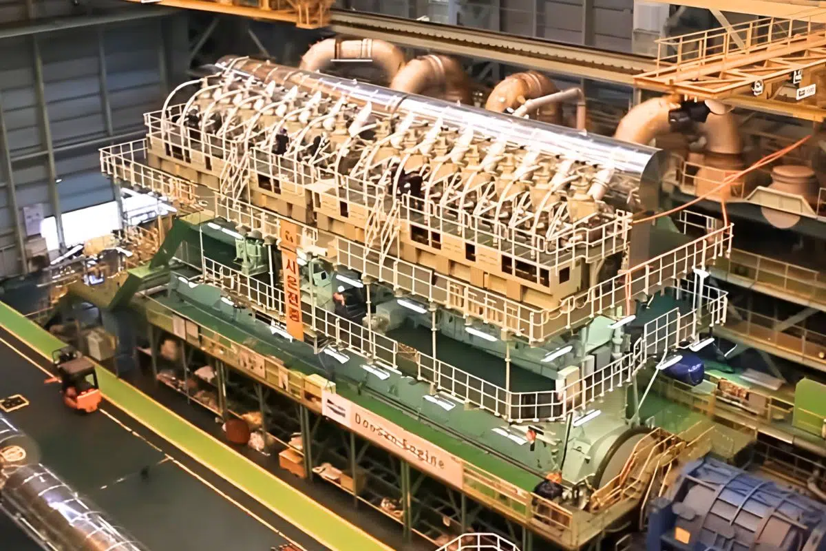 Le plus gros moteur du monde consomme 139 € de fioul... Par minute ! Il faut dire qu'il fait 27 mètres de haut pour 2 300 tonnes Le plus gros moteur du monde consomme 139 € de fioul... Par minute ! Il faut dire qu'il fait 27 mètres de haut pour 2 300 tonnes