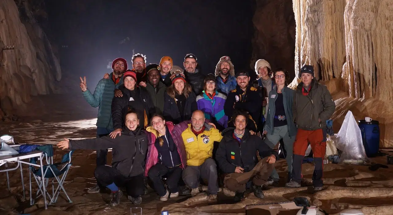 Deep Time Art, 17 humains ont vécu deux semaines dans la grotte de Lombrives sans lumière ni horloge voici ce qu’ils ont découvert Deep Time Art, 17 humains ont vécu deux semaines dans la grotte de Lombrives sans lumière ni horloge voici ce qu’ils ont découvert