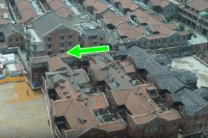 432 robots chinois ont déplacé un quartier ENTIER de 7500 tonnes avant de le remettre à sa place initiale pour construire un métro