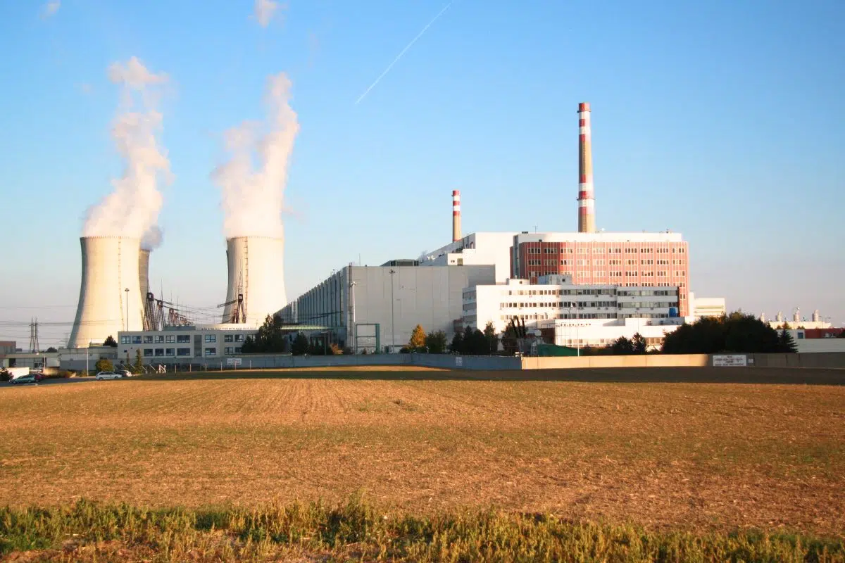 Triste jour pour la France qui perd définitivement le contrat du siècle à 25,8 milliards d’euros en République tchèque dans le nucléaire civil Triste jour pour la France qui perd définitivement le contrat du siècle à 25,8 milliards d’euros en République tchèque dans le nucléaire civil