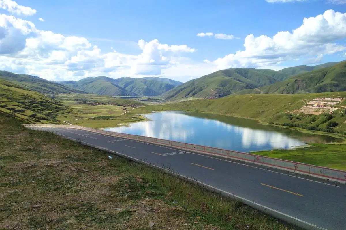 Plus grande qu'un Paris / Marseille et pourtant oubliée ! Une chaine de volcan Plus grande qu'un Paris / Marseille et pourtant oubliée ! Une chaine de volcan