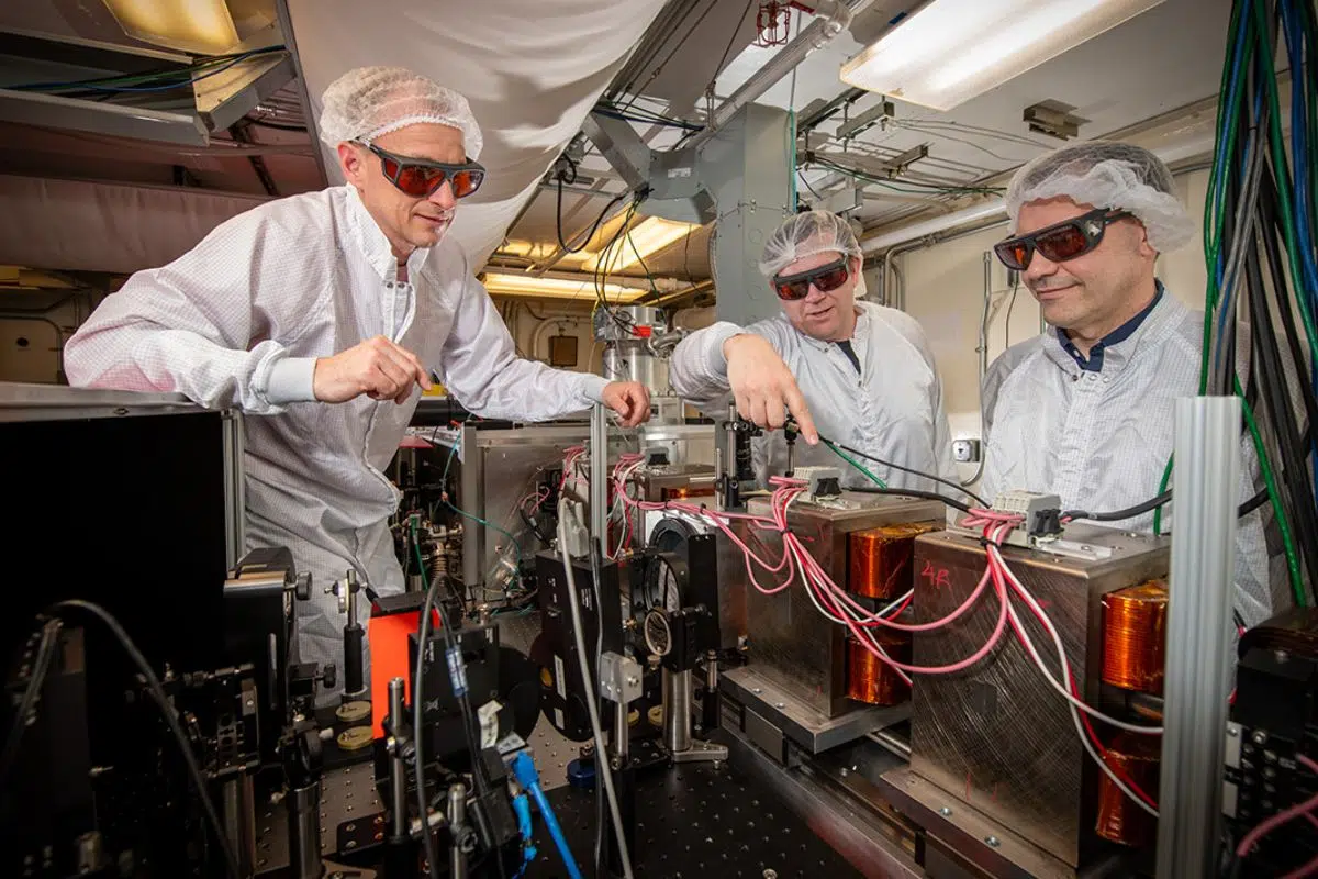 La technologie du laser vit une heure décisive avec 1000 fois plus de puissance pour une taille équivalente grâce à cette avancée américaine La technologie du laser vit une heure décisive avec 1000 fois plus de puissance pour une taille équivalente grâce à cette avancée américaine