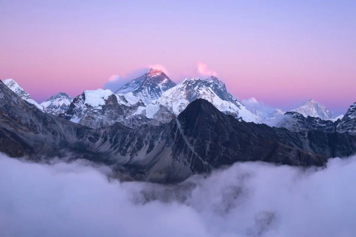 22 000 000 000 de tonnes ! C'est ce que les plus hautes montagnes du monde perdent en glace chaque année et la chaleur n'est pas la seule responsable 22 000 000 000 de tonnes ! C'est ce que les plus hautes montagnes du monde perdent en glace chaque année et la chaleur n'est pas la seule responsable
