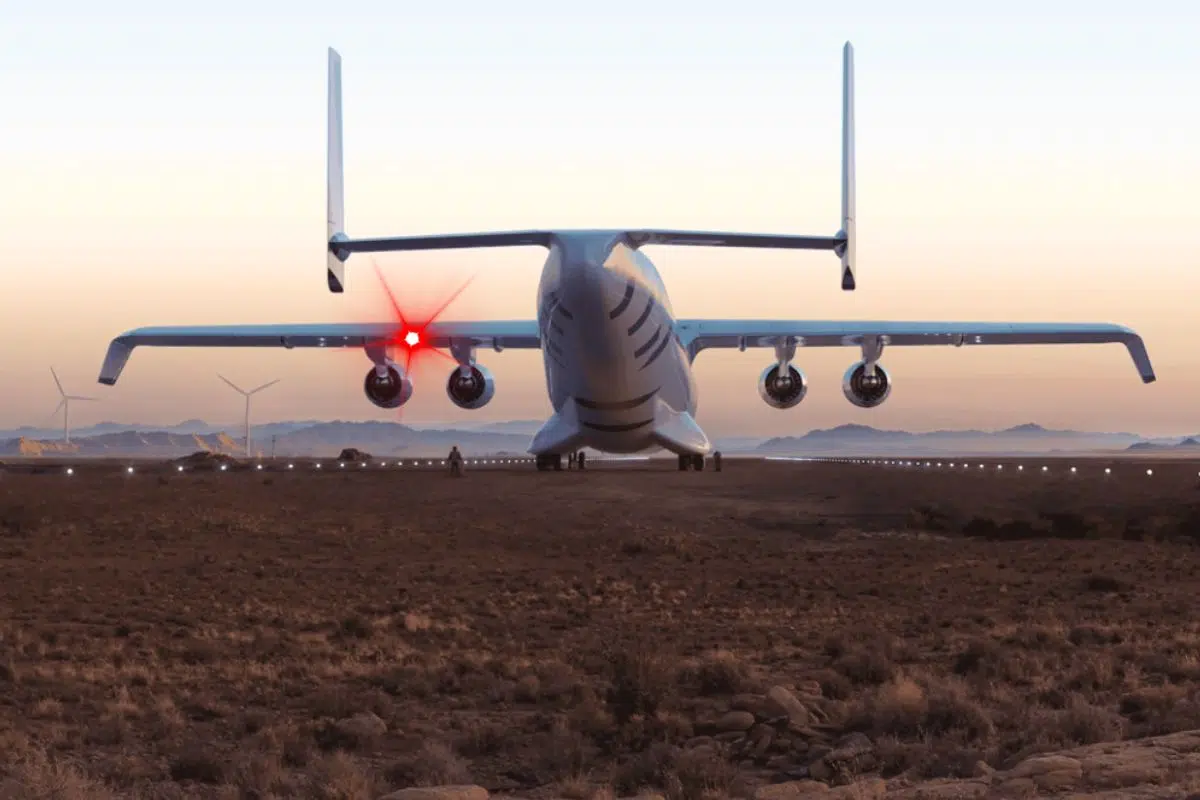 109 mètres de long 9 fois plus volumineux qu'un Boeing 747 ! Ce monstre 