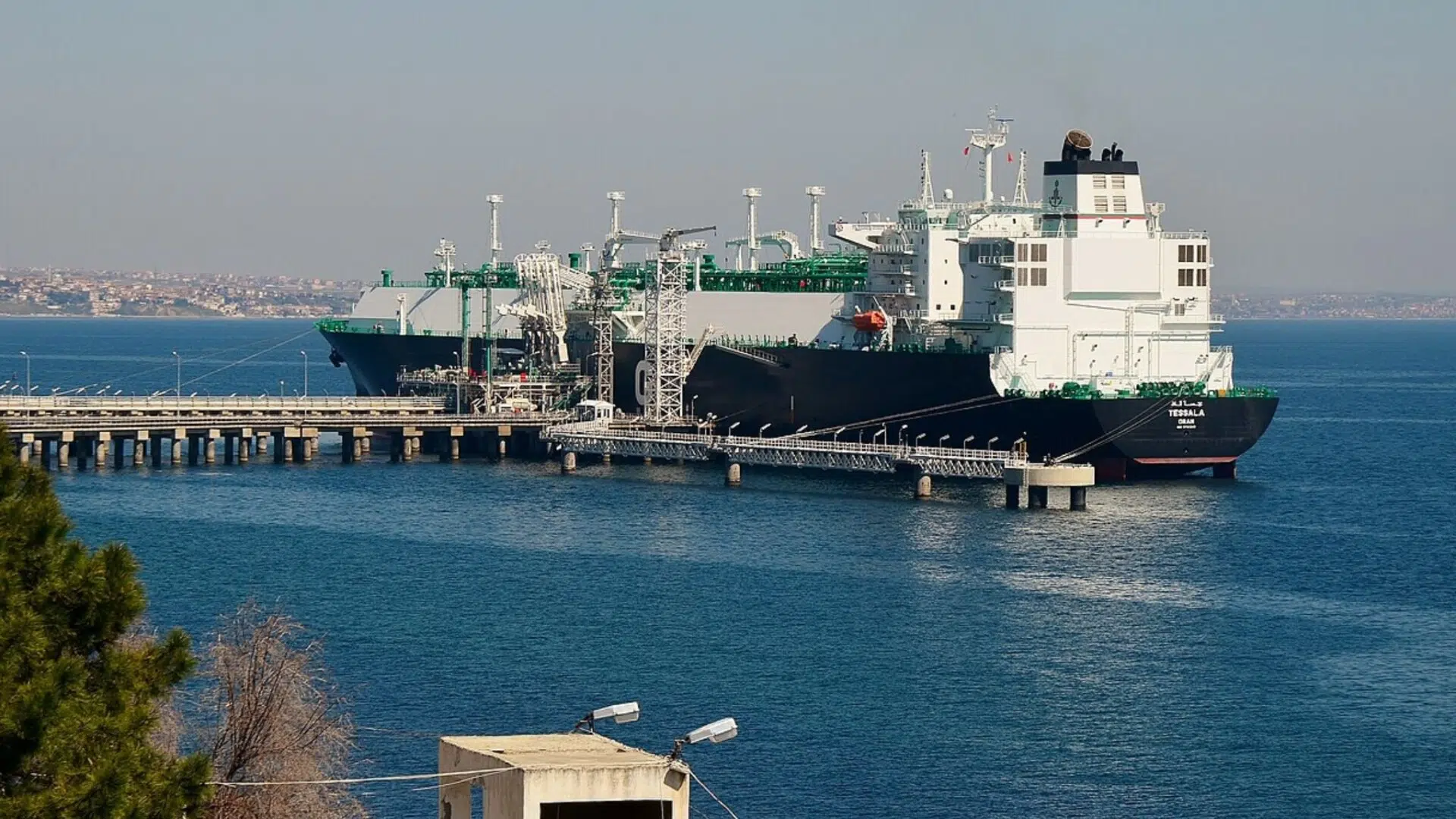 TotalEnergies signe un des plus importants contrats de son histoire avec ce pays d'Asie qui souhaite se tourner vers un partenaire fiable pour se fournir en GNL TotalEnergies signe un des plus importants contrats de son histoire avec ce pays d'Asie qui souhaite se tourner vers un partenaire fiable pour se fournir en GNL