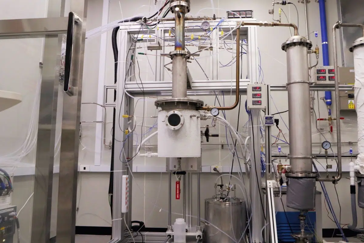 Pendant qu'en France on brûle encore nos déchets, la Corée du sud les fait fondre avec une torche plasma à hydrogène de plus de 2000 degrés Pendant qu'en France on brûle encore nos déchets, la Corée du sud les fait fondre avec une torche plasma à hydrogène de plus de 2000 degrés