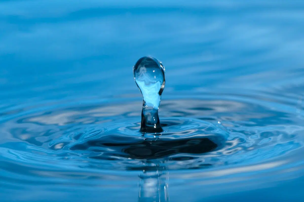 Des chercheurs japonais découvrent une nouvel état physique du liquide le plus précieux sur terre : l'eau Des chercheurs japonais découvrent une nouvel état physique du liquide le plus précieux sur terre : l'eau