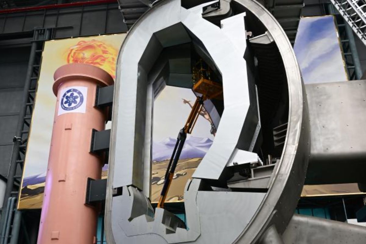 Cette photo prise le 13 octobre 2025 montre un huitième de la chambre à vide du CRAFT (Comprehensive Research Facility for Fusion Technology), à l’intérieur de laquelle est installé le prototype de divertor, à Hefei, dans la province de l’Anhui, à l’est de la Chine.