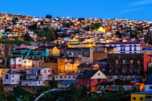 Déjà 111 millions de personnes dans le monde font appel aux services de ce géant Français sans le savoir et un million d’autres au Chili vont bientôt les rejoindre