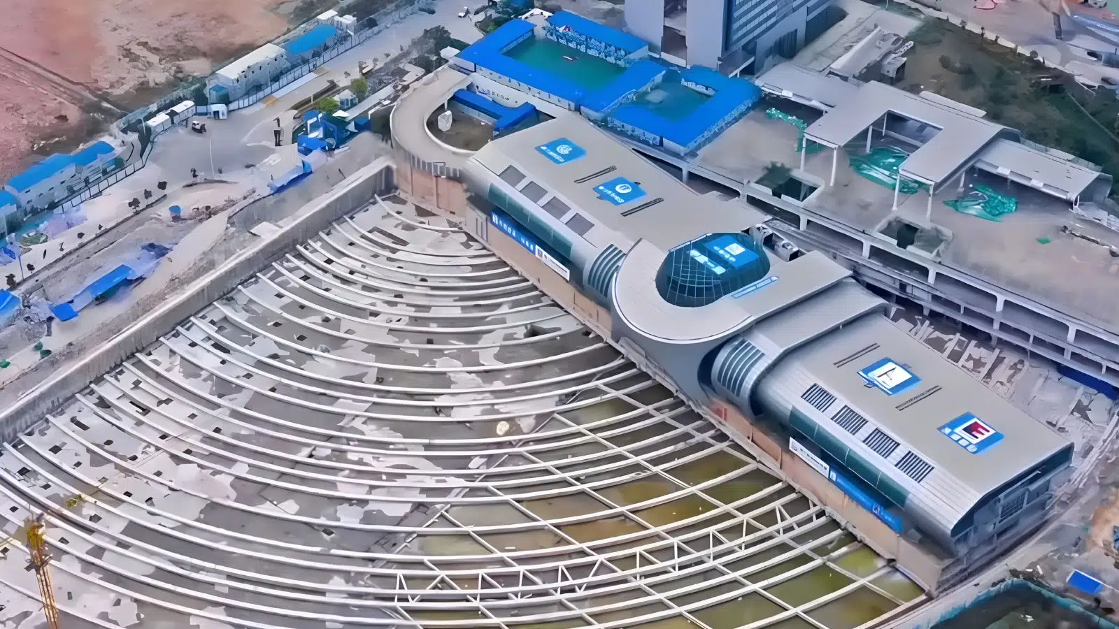 Un colosse de 30 000 tonnes qui « glisse » sur 300 mètres et un record du monde homologué par le Guinness Book pour la Chine Un colosse de 30 000 tonnes qui « glisse » sur 300 mètres et un record du monde homologué par le Guinness Book pour la Chine