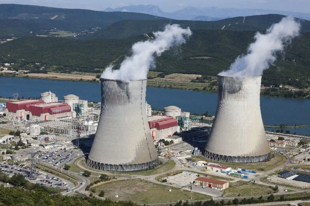 Des milliers d'entreprises vont pouvoir souffler un grand coup avec EDF qui va ouvrir ses contrats nucléaires long terme au plus grand nombre Des milliers d'entreprises vont pouvoir souffler un grand coup avec EDF qui va ouvrir ses contrats nucléaires long terme au plus grand nombre