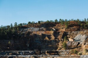Les plus de 30 000 km de galeries des mines de charbon abandonnées en France serviraient ENFIN à quelque chose si l’Hexagone s’inspirait de ce que fait le Canada