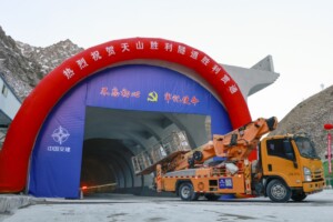 La Chine inscrit encore une fois son nom au panthéon des records de la construction avec 22,13 km pour le plus long tunnel autoroutier du monde