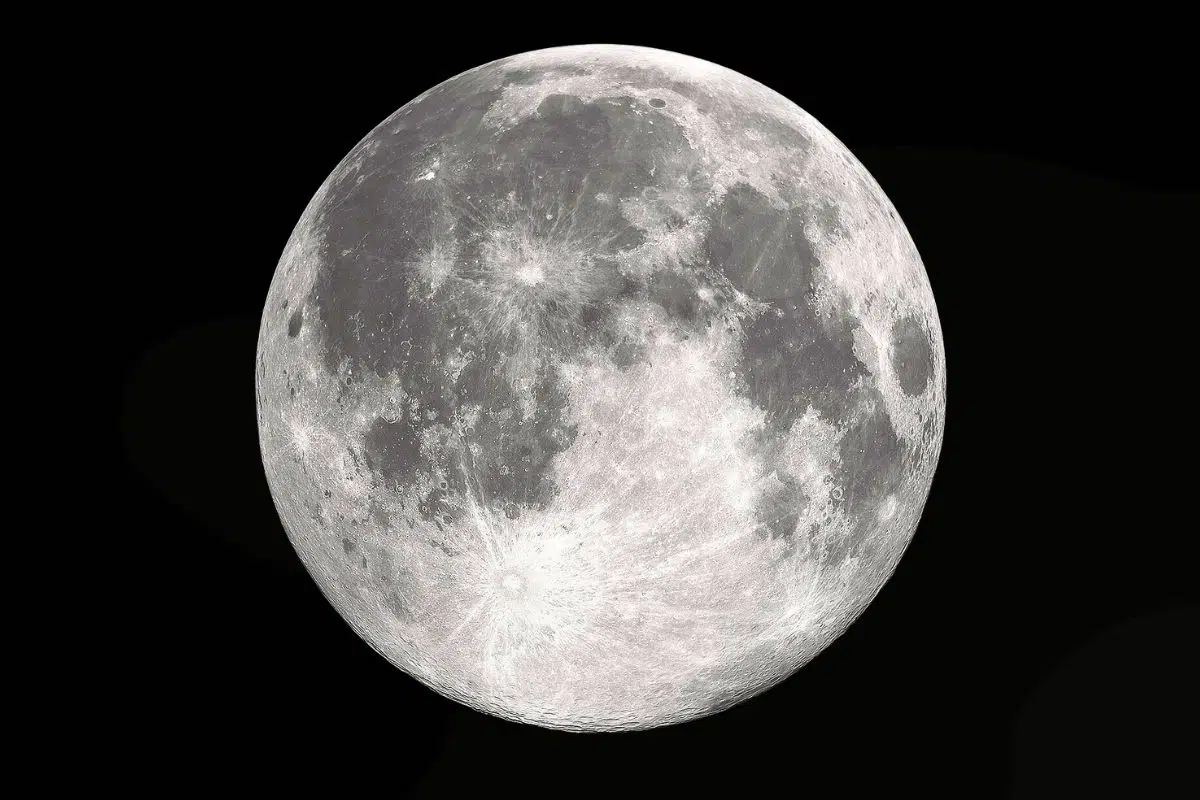 Trois impacts en moins d’une heure sur la lune dans la nuit du au 15 décembre Trois impacts en moins d’une heure sur la lune dans la nuit du au 15 décembre