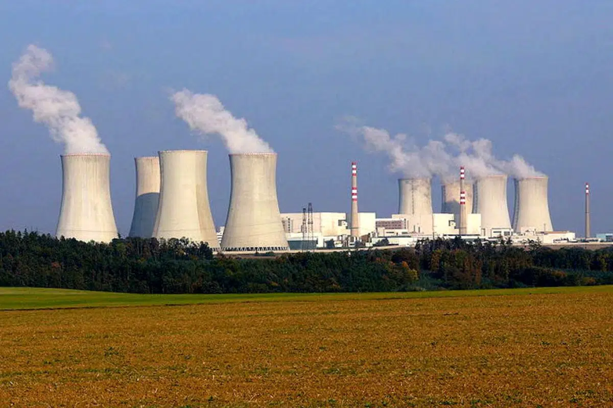 EDF n'a pas encore perdu le « contrat du siècle » de 16,4 milliards d'euros si la Commission Européenne invalide le choix de son concurrent en République Tchèque EDF n'a pas encore perdu le « contrat du siècle » de 16,4 milliards d'euros si la Commission Européenne invalide le choix de son concurrent en République Tchèque