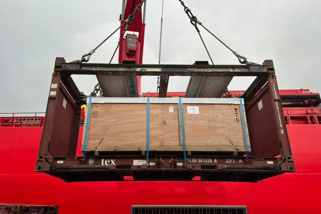 Le Silver Mary assurera désormais l'approvisionnement des 3 laboratoires polaires.