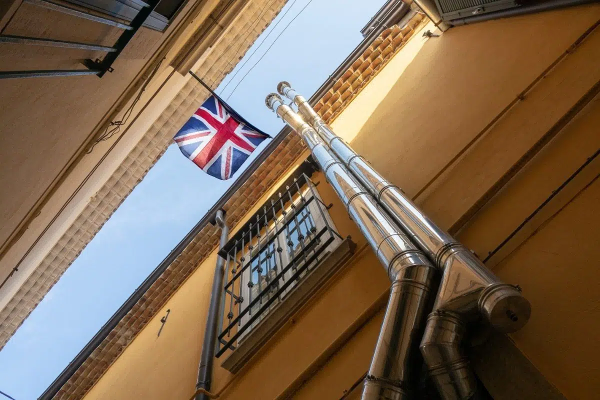 Le français Veolia investit 1,14 milliard d'euros au Royaume-Uni en espérant récolter une grosse part des 91,36 milliards potentiels sur ses réseaux de chauffage urbain Le français Veolia investit 1,14 milliard d'euros au Royaume-Uni en espérant récolter une grosse part des 91,36 milliards potentiels sur ses réseaux de chauffage urbain