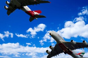 Airbus réussit pour la première fois de l'Histoire un exploit qui paraissait jusqu’ici hors de portée : faire se rejoindre 2 avions au même point sans collision