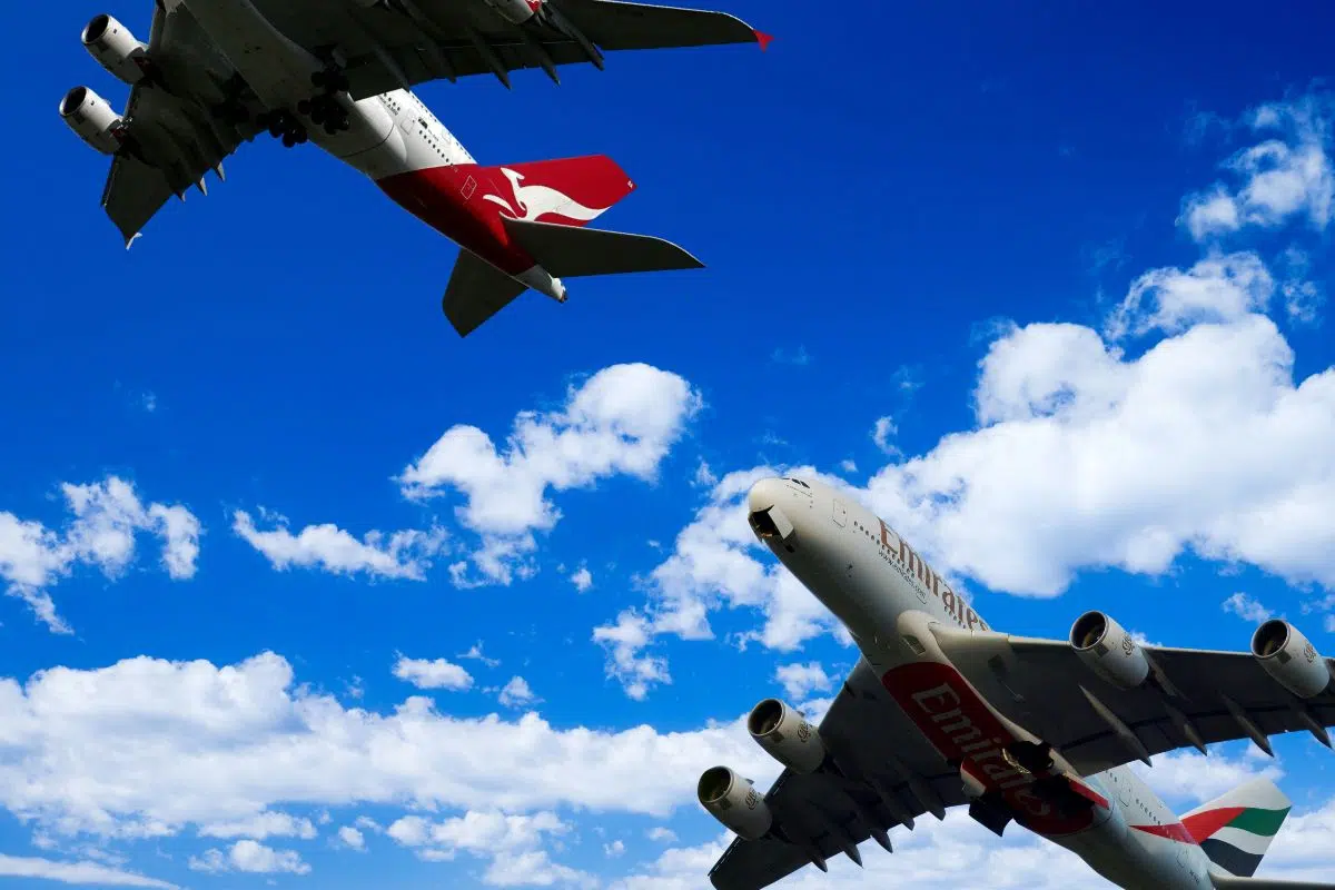 Airbus réussit pour la première fois de l'Histoire un exploit qui paraissait jusqu’ici hors de portée : faire se rejoindre 2 avions au même point sans collision Airbus réussit pour la première fois de l'Histoire un exploit qui paraissait jusqu’ici hors de portée : faire se rejoindre 2 avions au même point sans collision