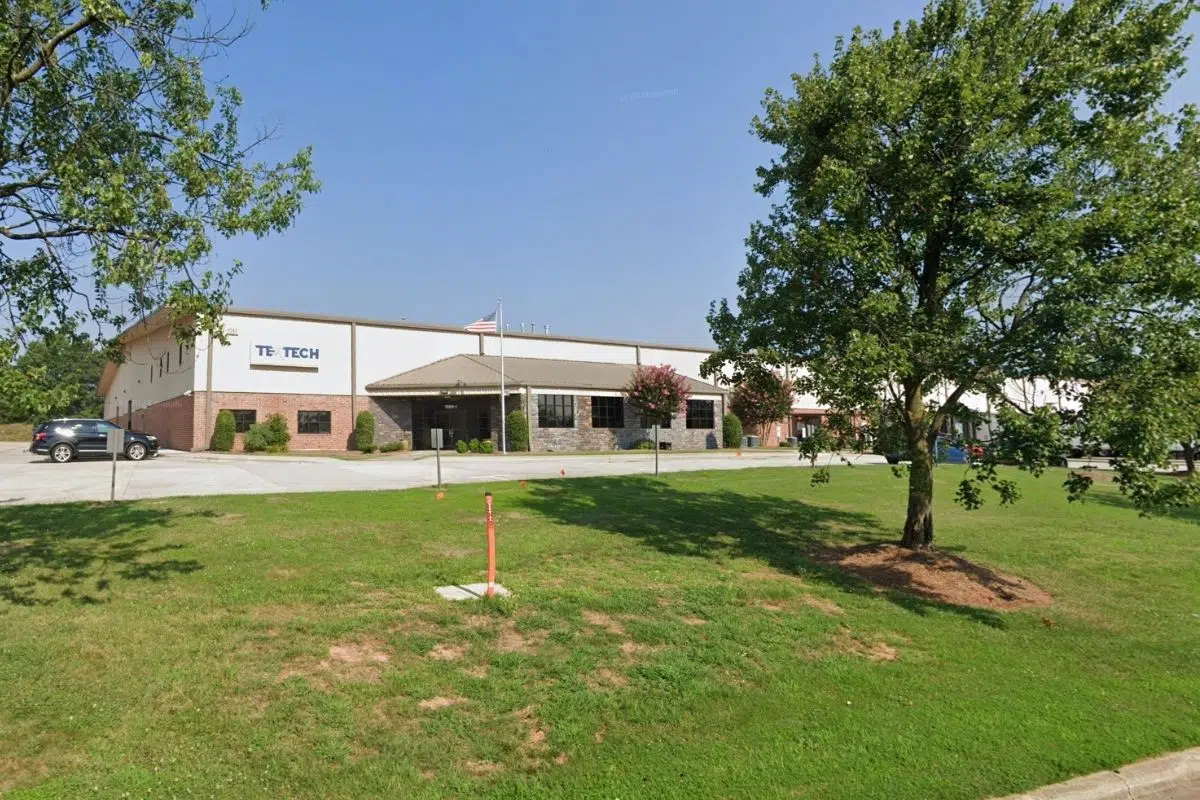 Basé dans le Maine et fondé en 1904, Tex Tech Industries est l’un des leaders mondiaux des textiles techniques de haute performance, utilisés dans l’aéronautique, la défense et le spatial. L’entreprise conçoit des matériaux résistants au feu, à la chaleur et aux environnements extrêmes, pour des applications parmi les plus exigeantes au monde.