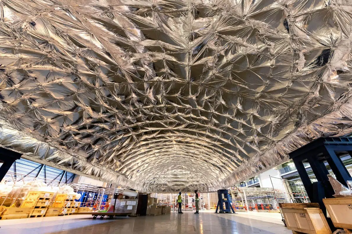 La bobine toroïdale n°7 d’ITER va être testé au cœur de cette capsule cryogénique baptisée cryostat, où la température chute à 4 kelvins, soit –269 °C.