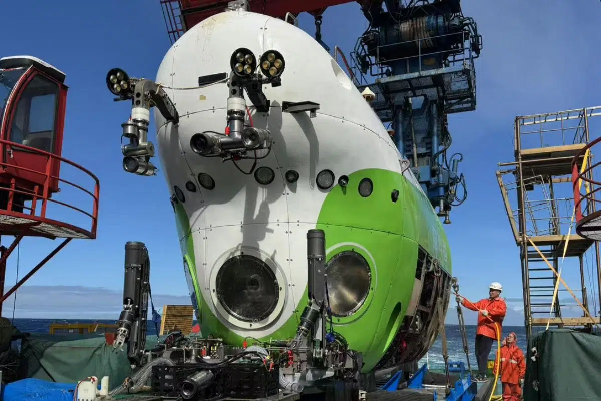 Le Chili et la Chine ont une idée bien précise en tête en partant à 8 000 mètres de profondeur sur l'une des plus grandes failles du monde : la fosse d'Atacama Le Chili et la Chine ont une idée bien précise en tête en partant à 8 000 mètres de profondeur sur l'une des plus grandes failles du monde : la fosse d'Atacama