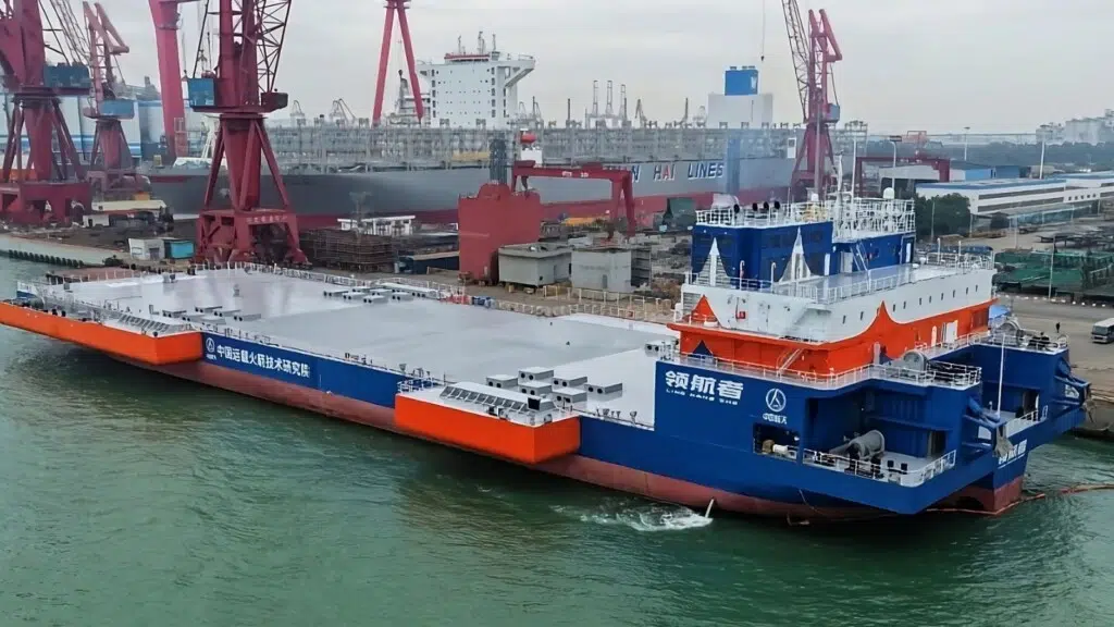 Ling Hang Zhe pèsera 25 000 tonnes à pleine charge.