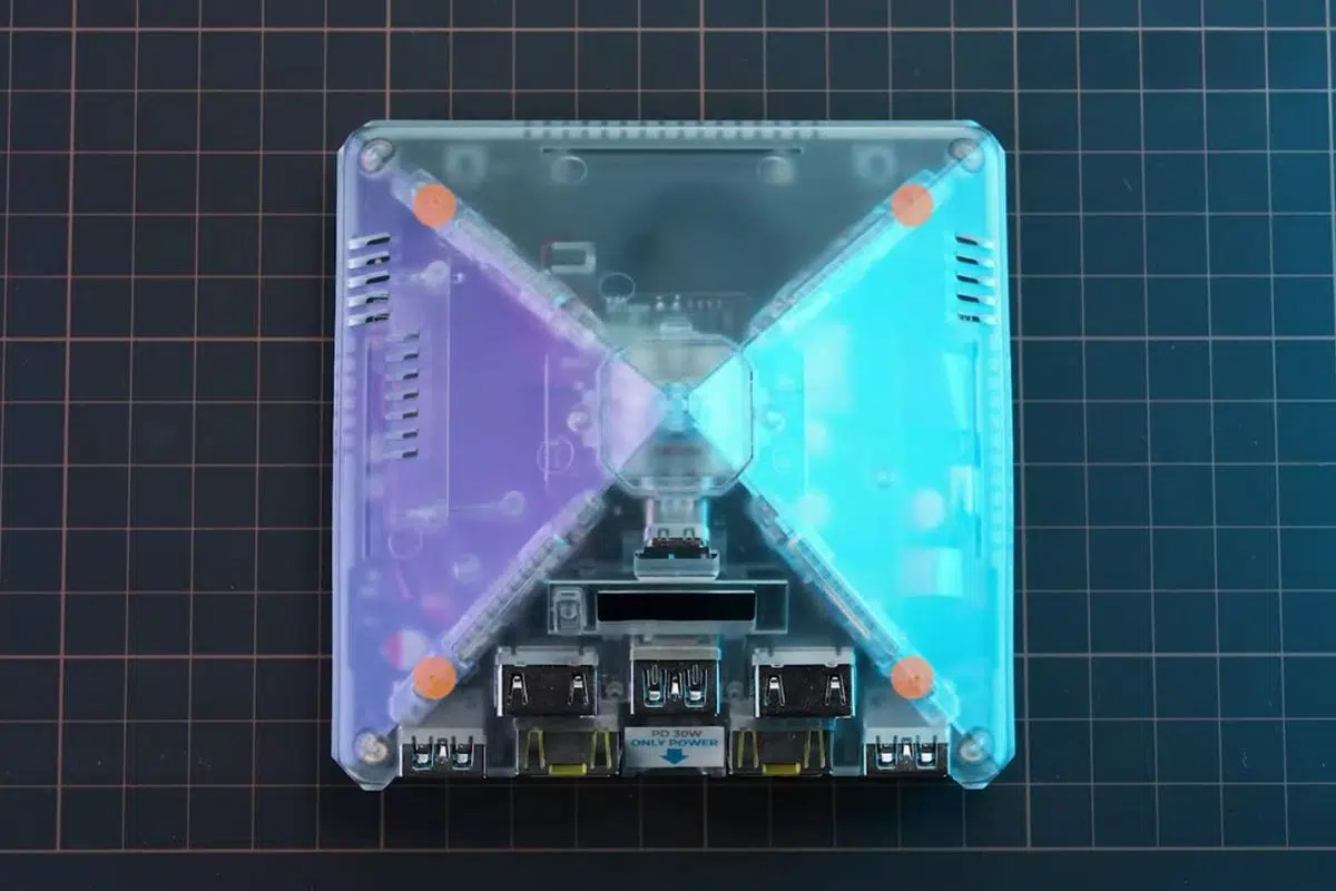 Sa forme de pyramide n'est pas la seule nouveauté de cet ordinateur chinois qui sera un des premiers à permettre de faire tourner une IA en local Sa forme de pyramide n'est pas la seule nouveauté de cet ordinateur chinois qui sera un des premiers à permettre de faire tourner une IA en local
