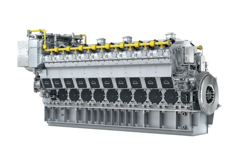 Moteur MAN 51/60DF (Everllence) – Ce moteur quatre temps de très grande puissance, disponible en versions 6L, 12V et 18V, développe jusqu’à 20 700 kW à 500/514 tr/min. Conçu pour fonctionner aussi bien au diesel, au fioul lourd qu’au gaz naturel ou aux biocarburants, il peut démarrer directement en mode gaz et ne nécessite qu’environ 1 % de carburant pilote. Avec un alésage de 510 mm, une course de 600 mm et un poids pouvant atteindre 416,8 tonnes en version 18 cylindres, ce moteur illustre la capacité d’Everllence à fournir des solutions énergétiques flexibles et robustes pour les applications nucléaires de secours, les centrales électriques et les grandes installations maritimes 