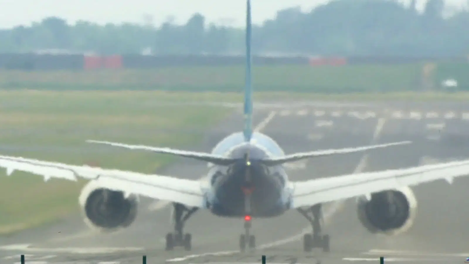 Nouvel épisode dans l'histoire de la rivalité Airbus-Boeing, le nouveau long-courrier de l'américain le 777-9 arrive pour un duel inédit avec l'A350-1000