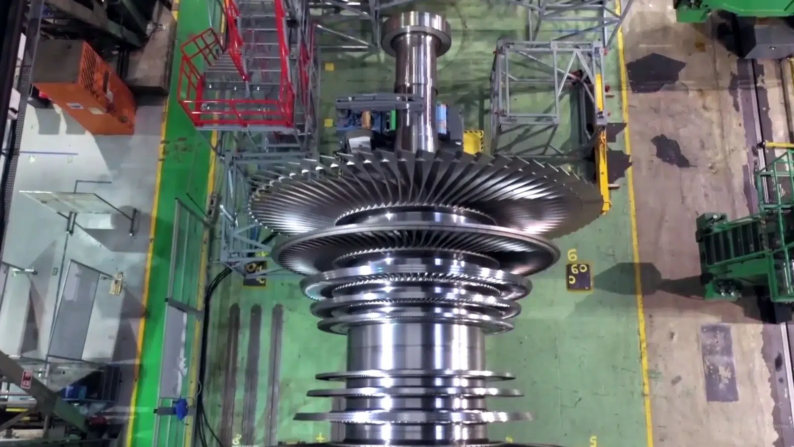 Après dix ans d'errance, la France reprend la main dans ce secteur clé du nucléaire avec 350 millions d'euros injectés par EDF dans l'usine de turbines de Belfort