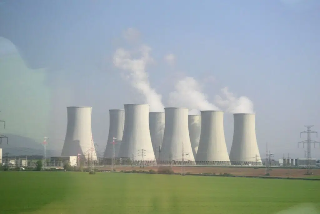 VUJE a notamment participé à la reconstruction des tranches V1 de la centrale nucléaire de Jaslovské Bohunice en Slovaquie.