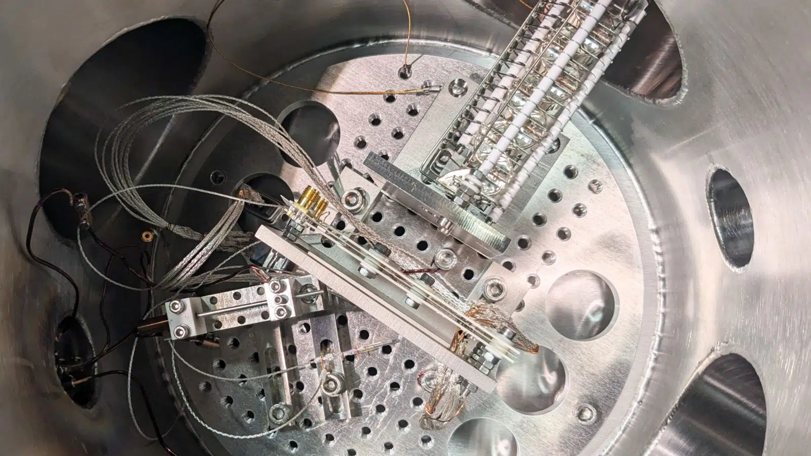 Avancée majeure pour la physique : des chercheurs allemand parviennent pour la première fois à créer de l'antihydrogène en dehors du CERN Avancée majeure pour la physique : des chercheurs allemand parviennent pour la première fois à créer de l'antihydrogène en dehors du CERN