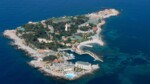 Le « plus petit port » de Méditerranée rouvre ses portes avec cet hôtel de luxe pensé autour d'une expérience unique sur l'île de Bendor